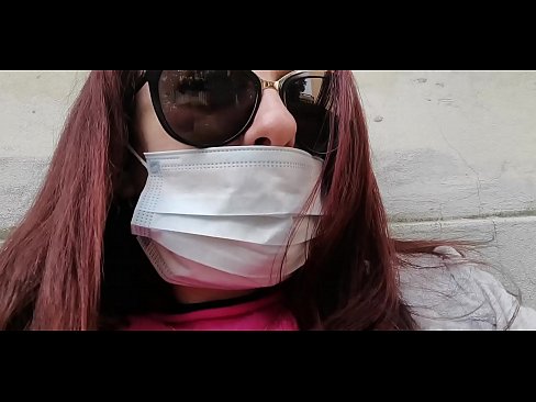 ❤️ ニコレッタは隣人に復讐し、彼のガレージでおしっこをする(特別Covid19イタリア検疫所) 自家製ポルノ ❌️❤
